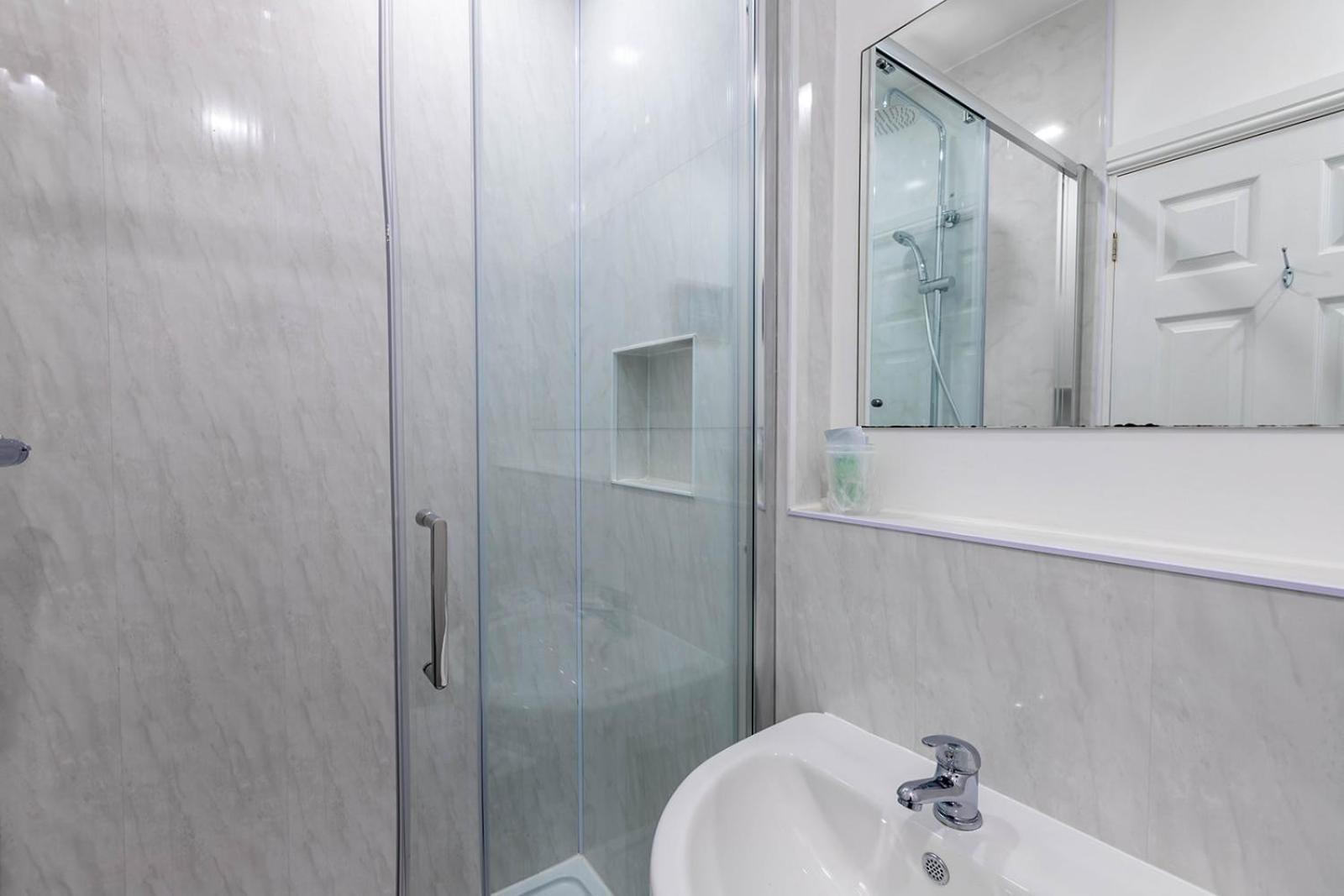 Windermere Studio Rooms - With Free Car Parking Onsite エクステリア 写真