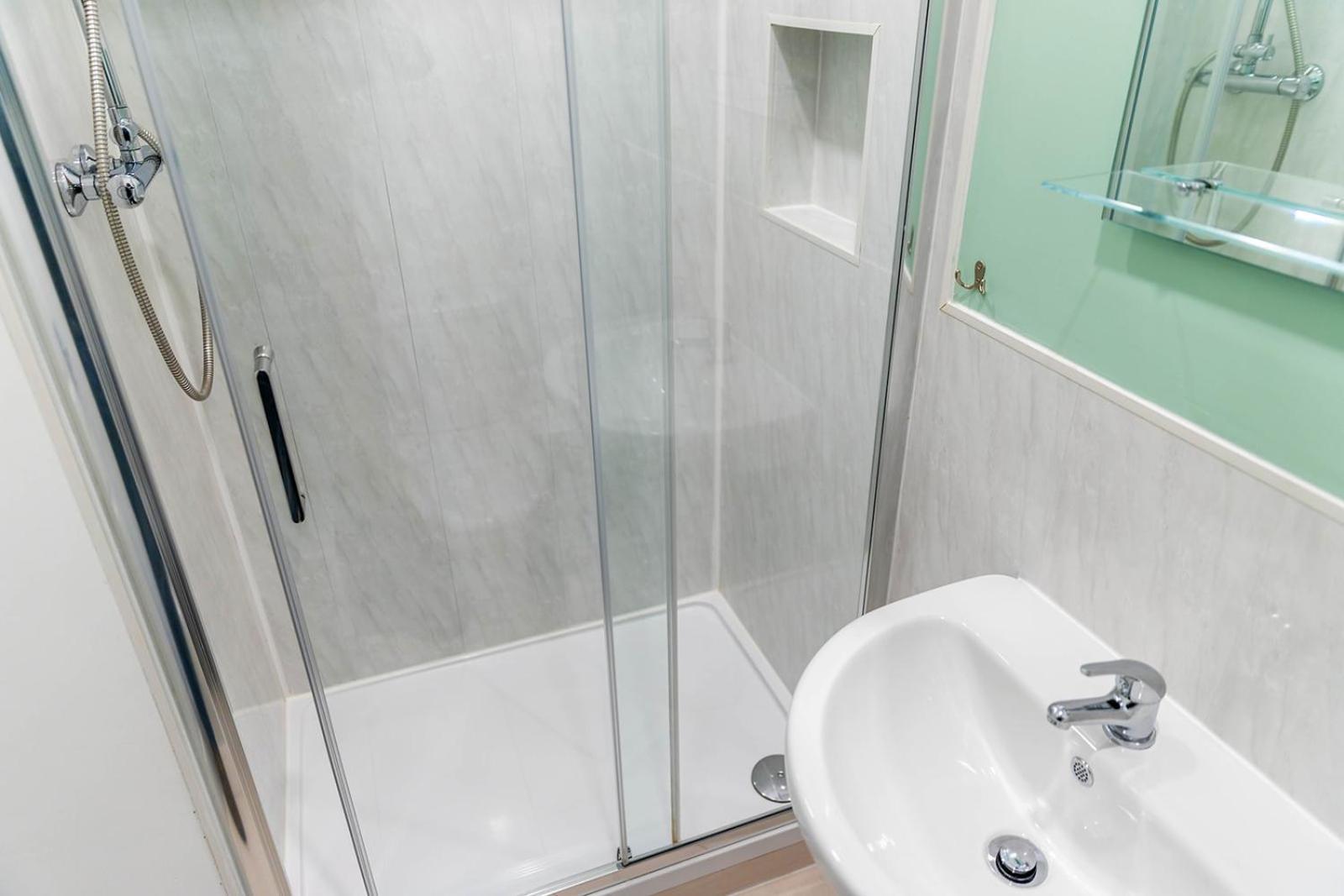 Windermere Studio Rooms - With Free Car Parking Onsite エクステリア 写真