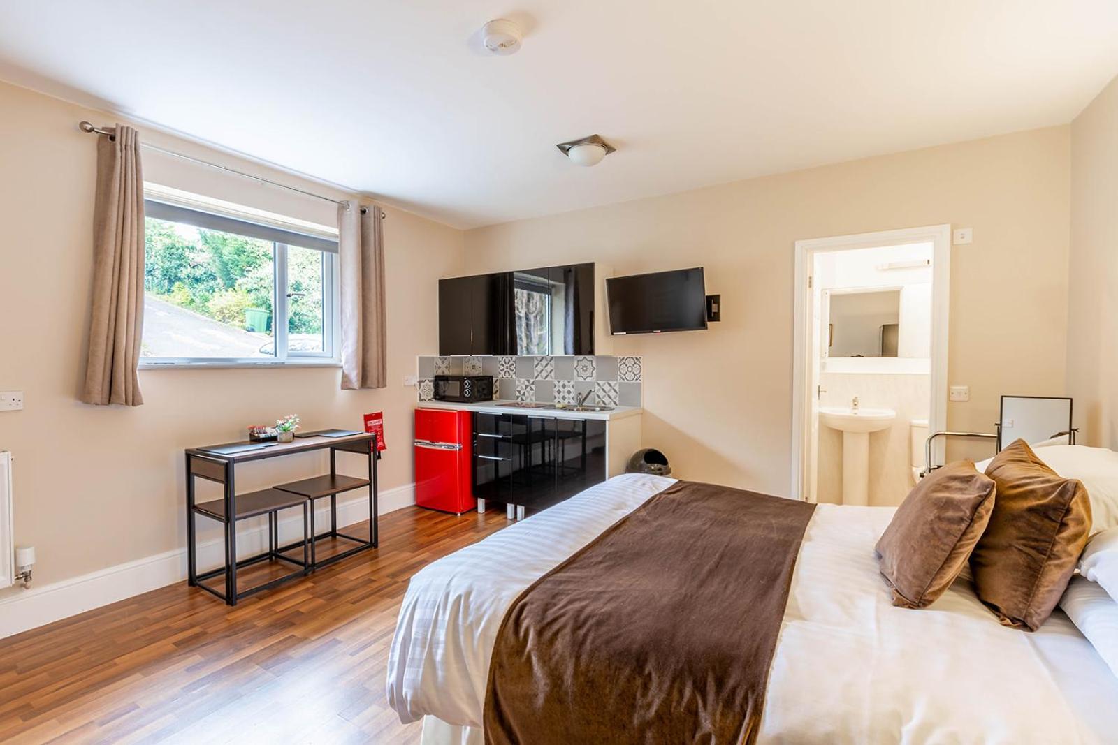 Windermere Studio Rooms - With Free Car Parking Onsite エクステリア 写真