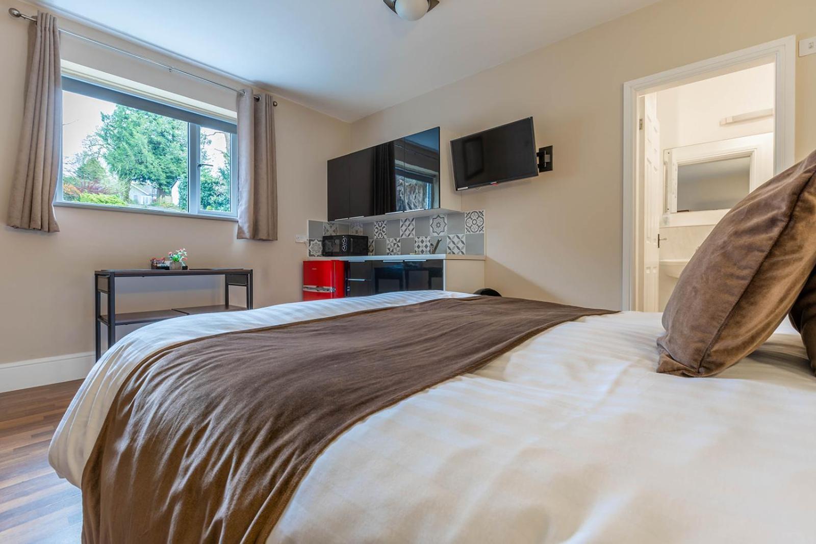 Windermere Studio Rooms - With Free Car Parking Onsite エクステリア 写真