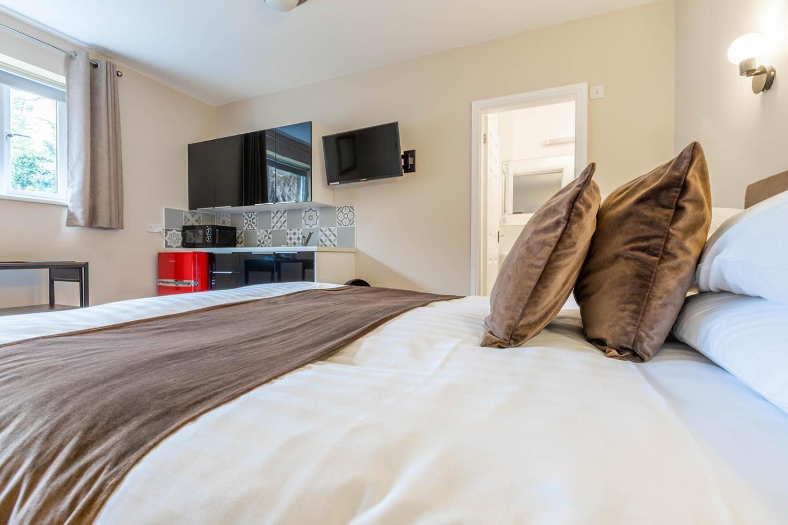 Windermere Studio Rooms - With Free Car Parking Onsite エクステリア 写真