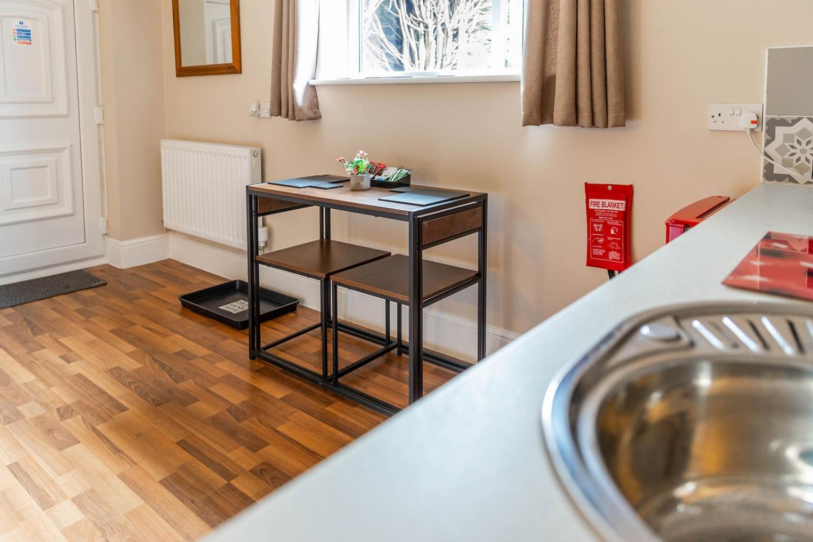 Windermere Studio Rooms - With Free Car Parking Onsite エクステリア 写真