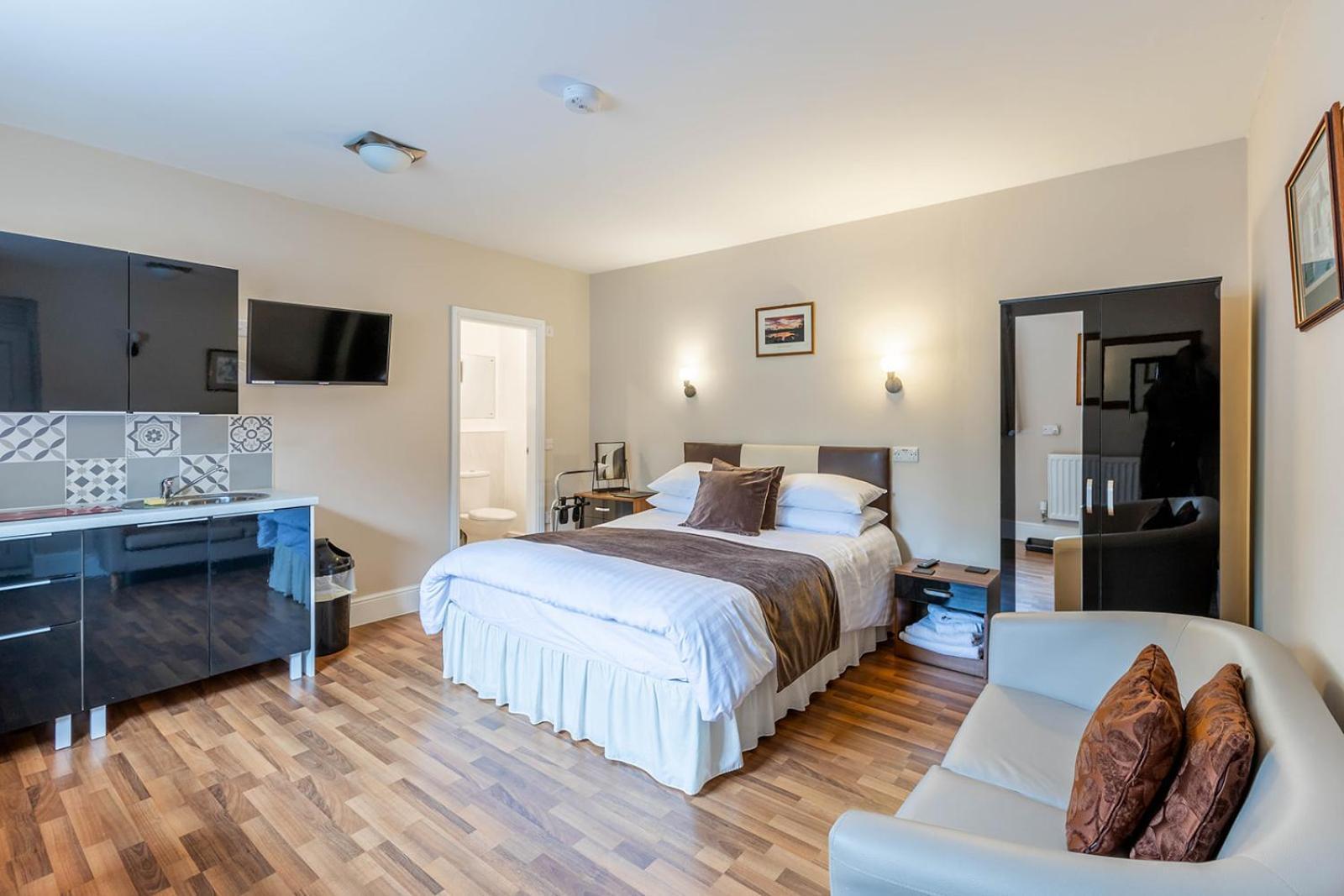 Windermere Studio Rooms - With Free Car Parking Onsite エクステリア 写真