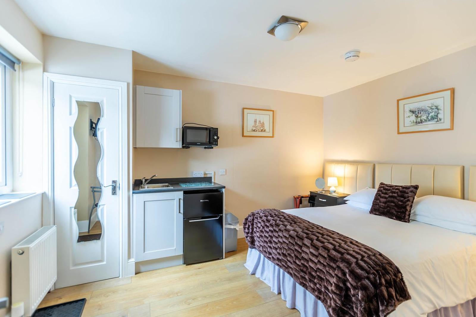 Windermere Studio Rooms - With Free Car Parking Onsite エクステリア 写真