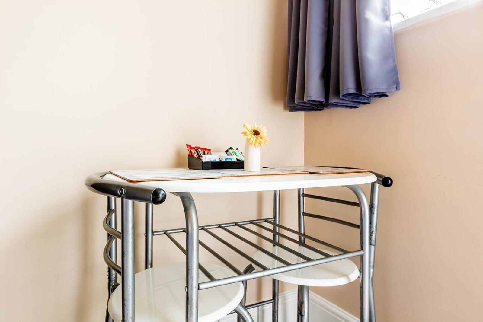 Windermere Studio Rooms - With Free Car Parking Onsite エクステリア 写真